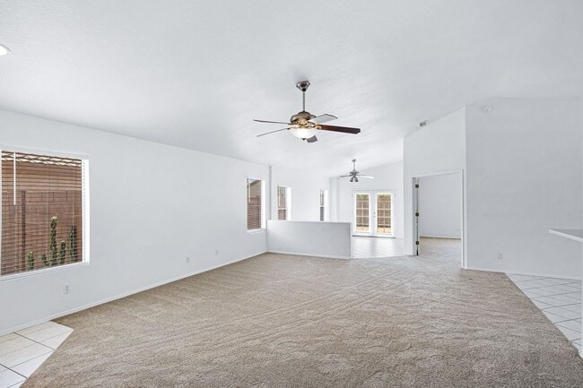 Building Photo - Beautiful Large 3 Bedroom home in Parkwood...