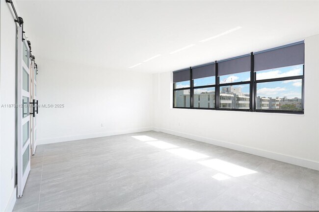 Building Photo - 9300 Bay Harbor Terrace