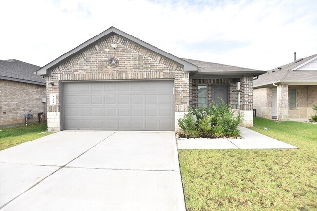 Building Photo - 16684 Lonely Pines Dr