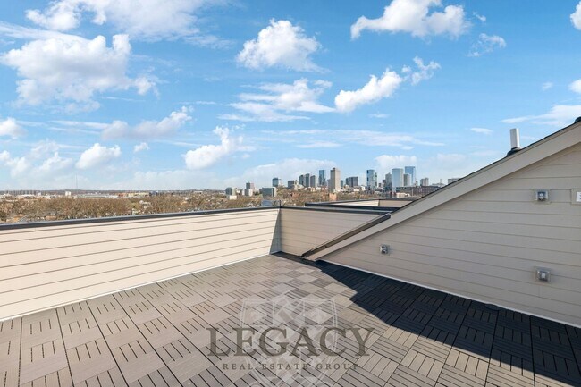 Building Photo - 1200 Phillips St