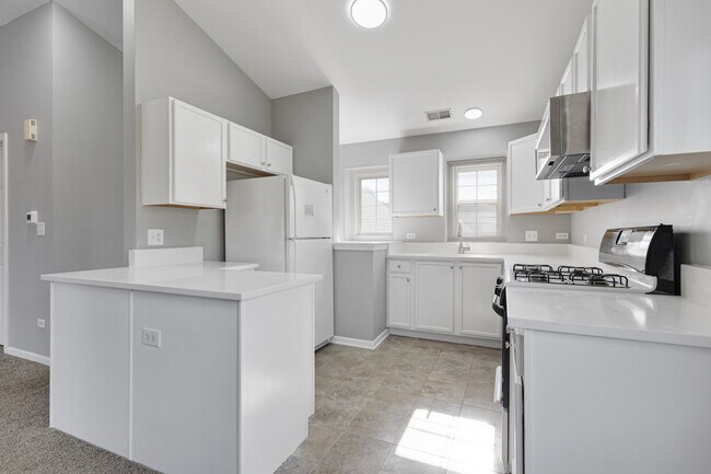 Building Photo - 2211 Waterleaf Ct