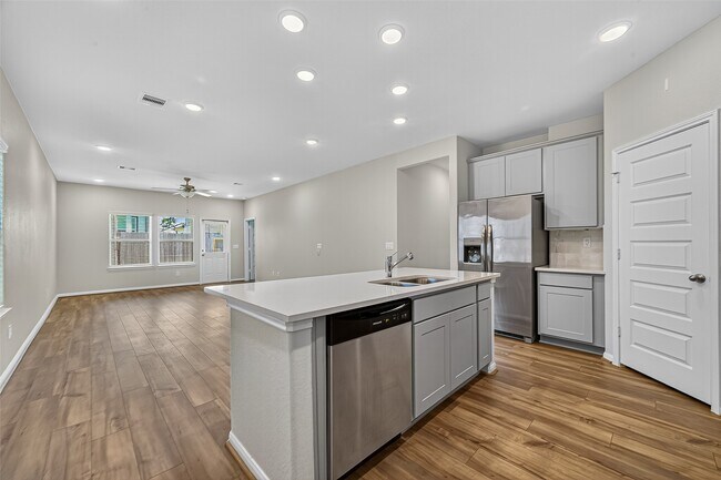 Building Photo - 8304 Bristlecone Pne Wy