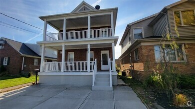 Building Photo - 2019 Walnut Ave