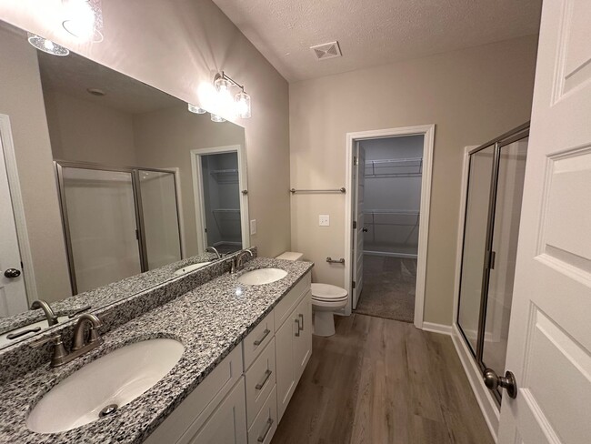 Building Photo - BRAND NEW 4 Bed 3.5 Bath Townhome Near The...