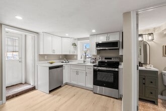 Building Photo - 47 Roosevelt St