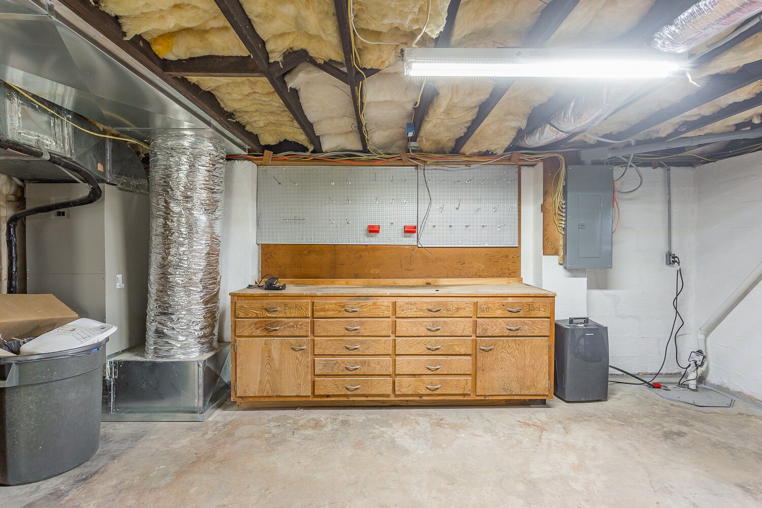 tool room/ workshop - 8011 Shallowford Rd