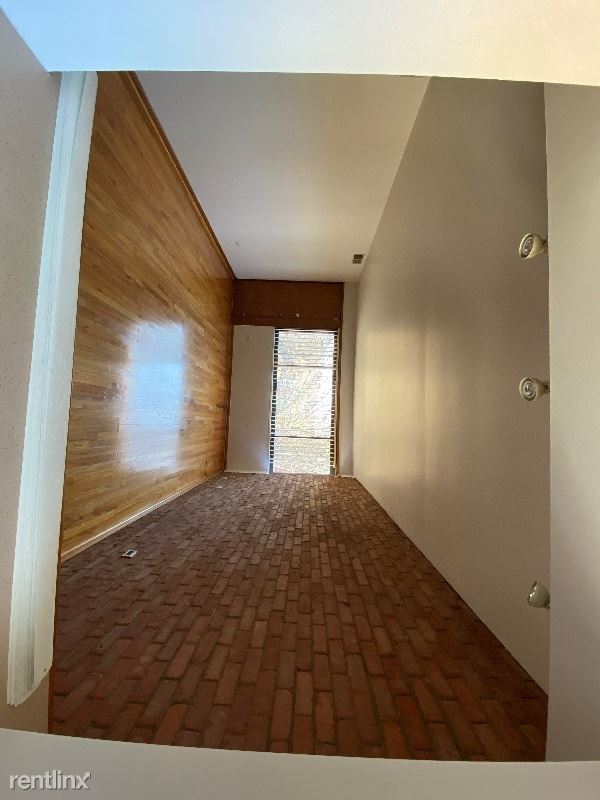 Building Photo - 2400 Dewes St