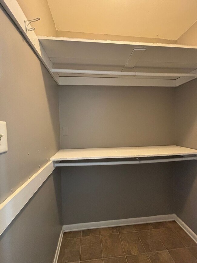 Building Photo - Rent this 3 Bedroom 1 Bath beautiful House...