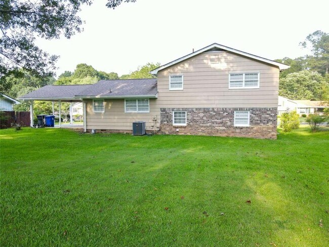 Building Photo - 130 Mimosa Dr