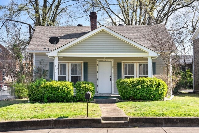 Primary Photo - 2 Bedroom Home Near APSU Campus For Rent!