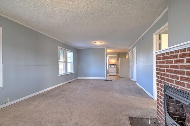 Building Photo - 1408 W College St