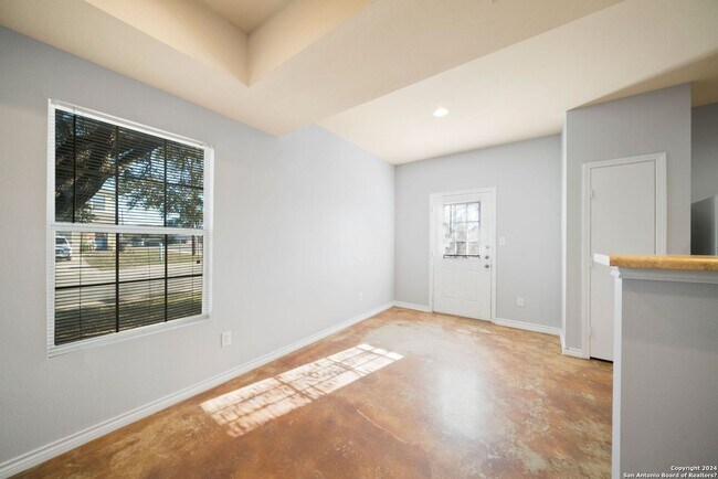 Building Photo - 3 Bedroom and 2.5 Bathroom located in The Gardens at The Summit Subdivision