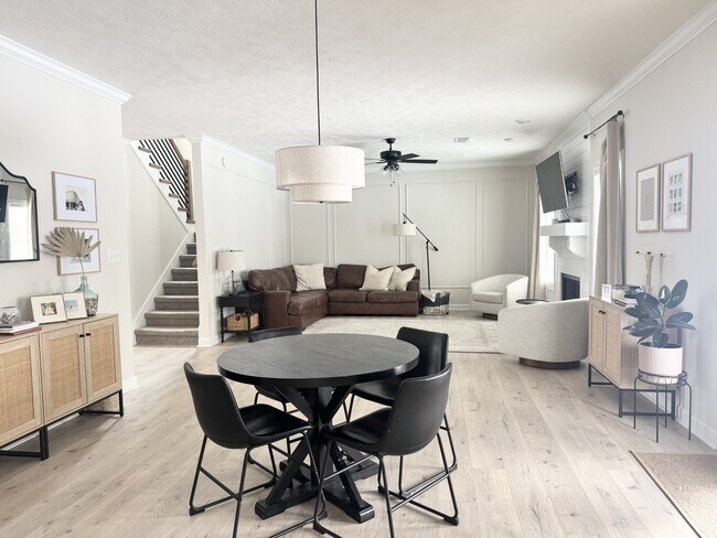 Building Photo - 958 Alton Dr