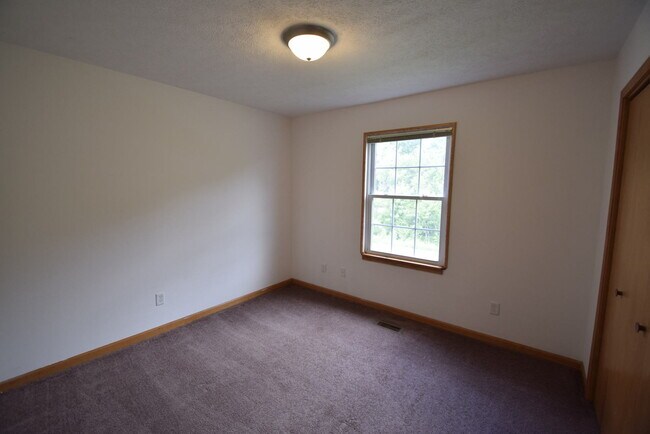 Building Photo - 673 Wood St