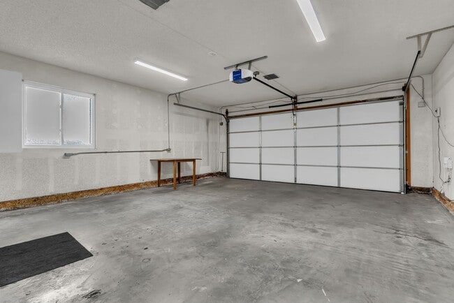 Building Photo - 244 White Oak Rd