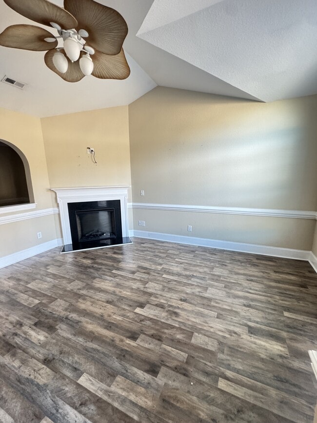 Building Photo - 3909A Nantucket Rd