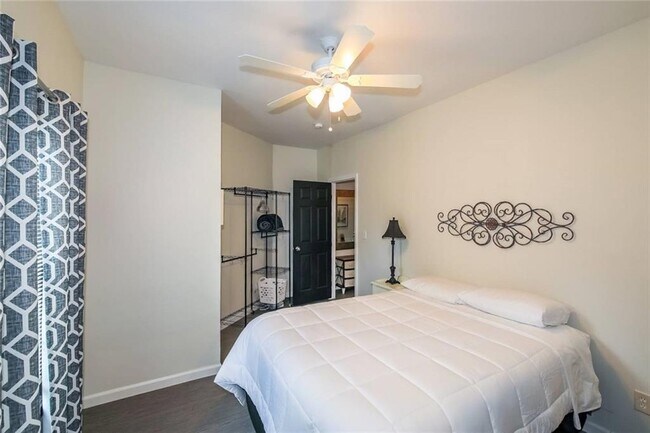 Building Photo - 64 Moury Ave SE