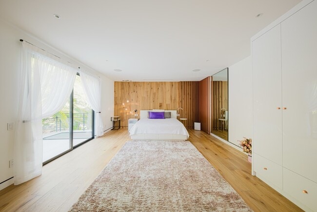 Building Photo - 25879 Chalmers Pl