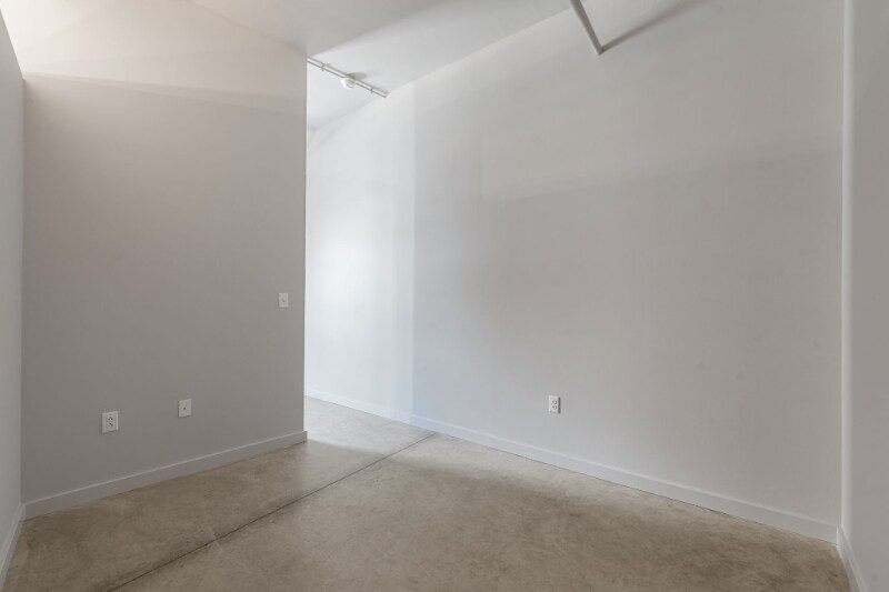 Building Photo - 1006 Olive St