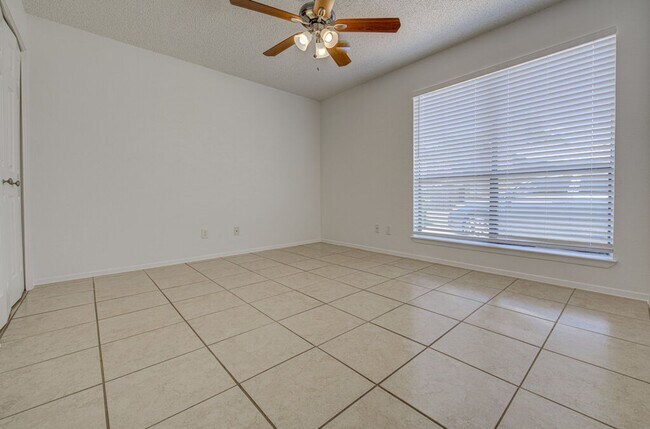 Building Photo - 1200 Westcott Dr