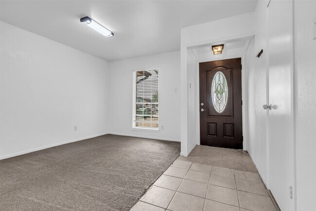 Building Photo - 12110 Panay Dr