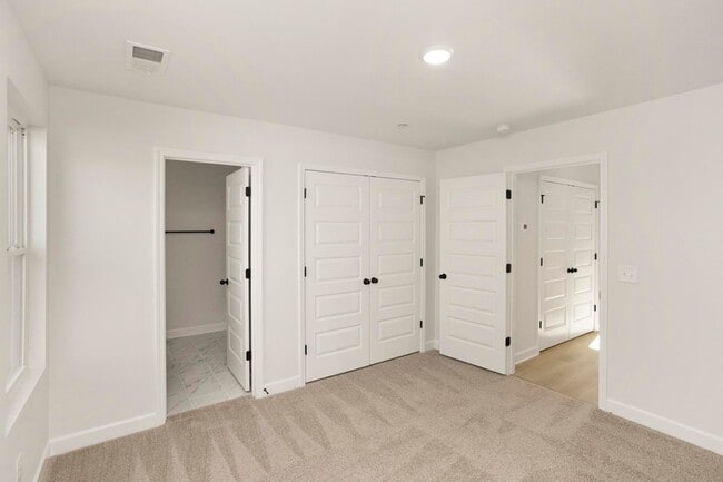 Building Photo - 505 Tappan Private Ln