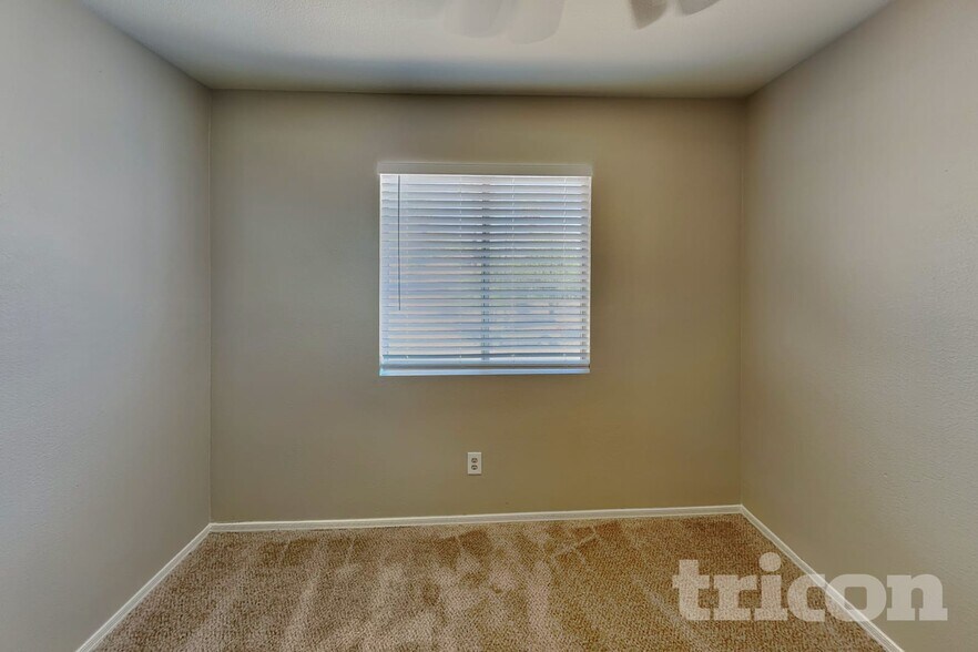 Building Photo - 6941 Wine River Dr