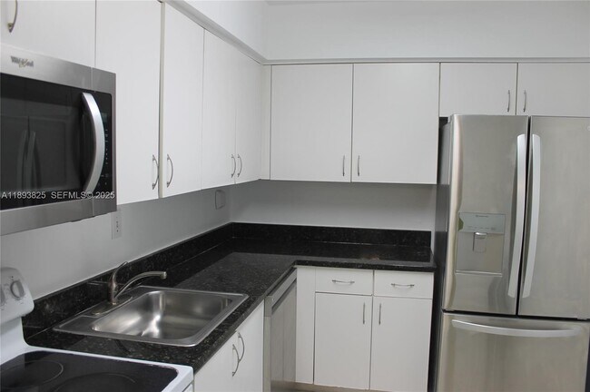 Building Photo - 3300 NE 192 St