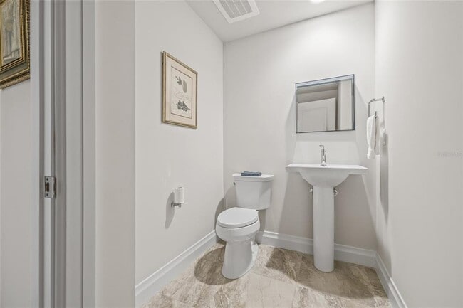 Building Photo - 795 Collany Rd