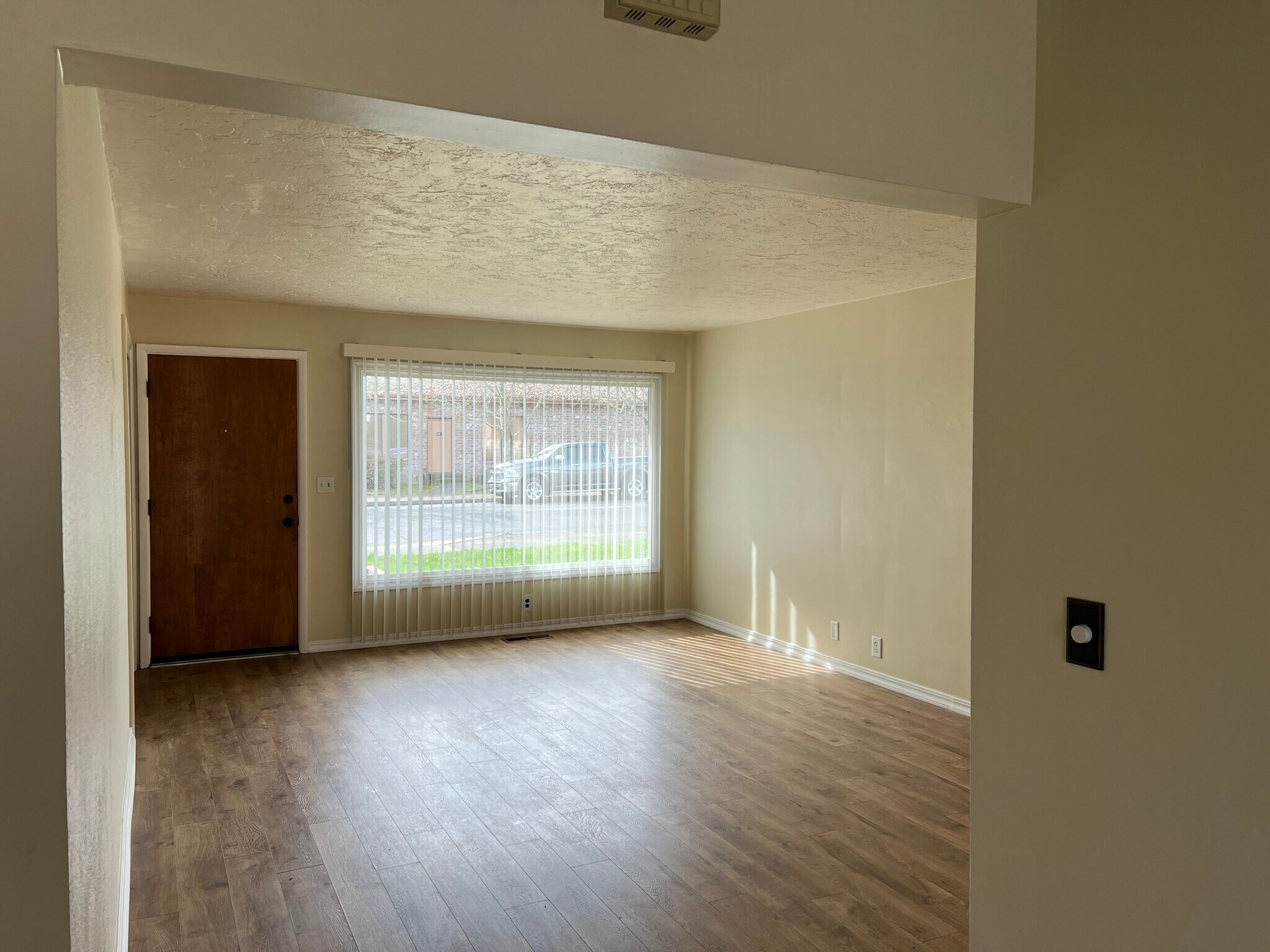 Building Photo - 412 NW F St