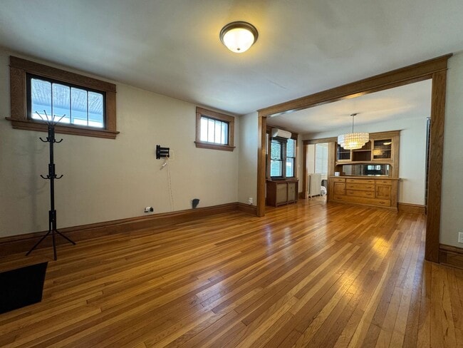 Building Photo - 2096 Randolph Ave