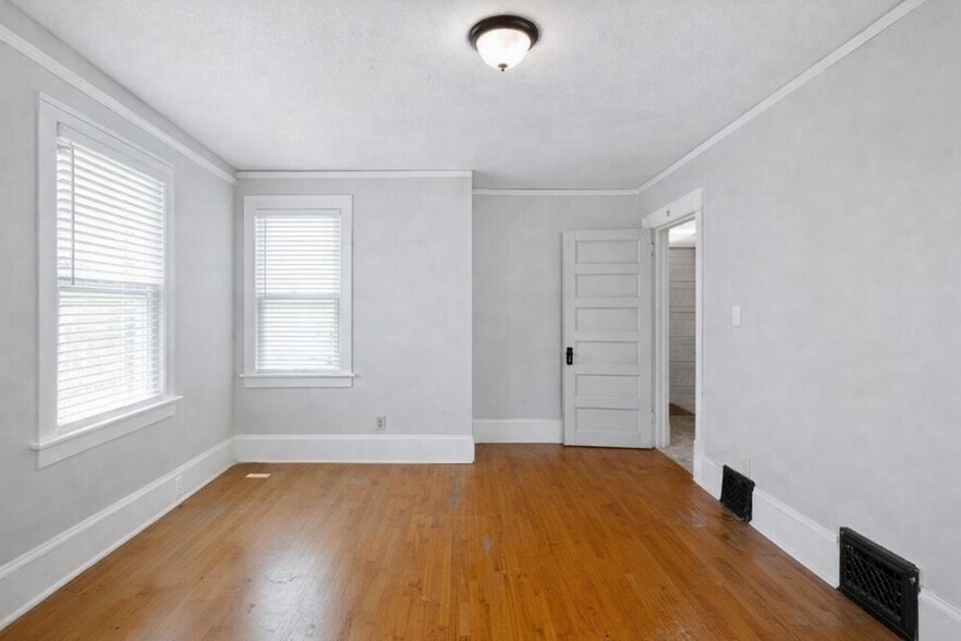 Building Photo - 346 Cleveland Ave N