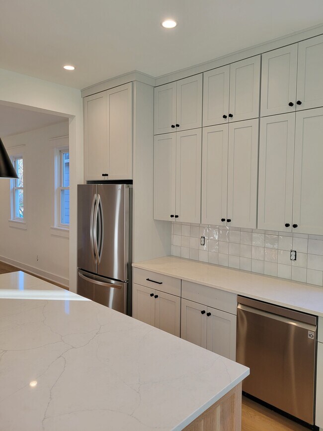 Building Photo - 1226 Sterling St