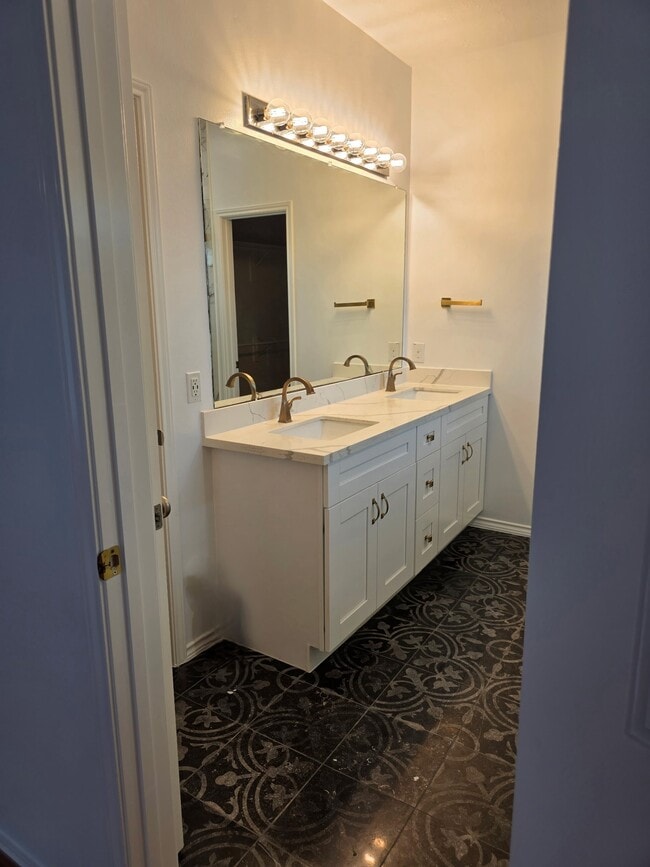 Building Photo - 20330 Savannah Bay Rd