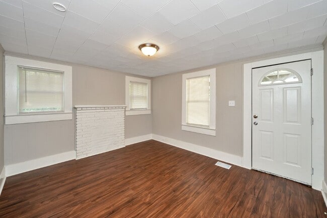 Building Photo - Renovated Hueytown Charmer – 2 Beds, 1 Bat...