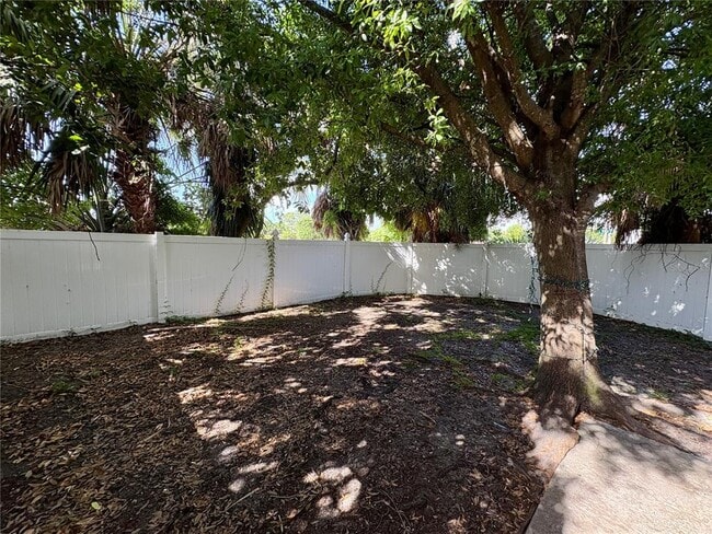 Building Photo - 409 57th Ave Dr E