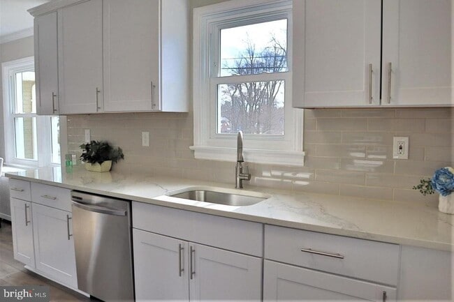 Building Photo - Charming Restored 5BR, 3.5BA Colonial Minutes from D.C.