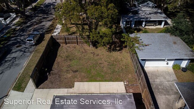 Building Photo - 64 Fullerwood Dr