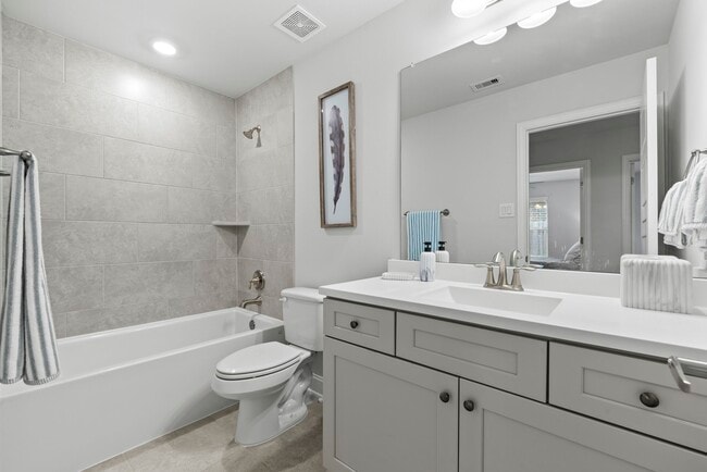 Building Photo - 13301 Lago Acero