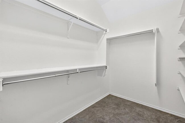 Building Photo - 516 Carismatic Ln