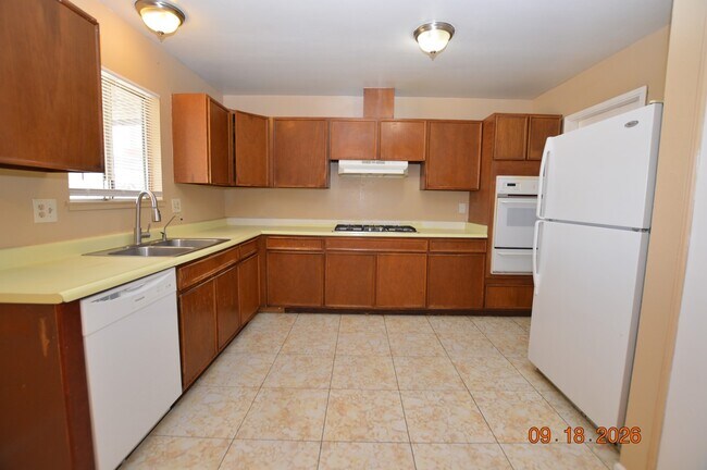Building Photo - 617 Vincent Way