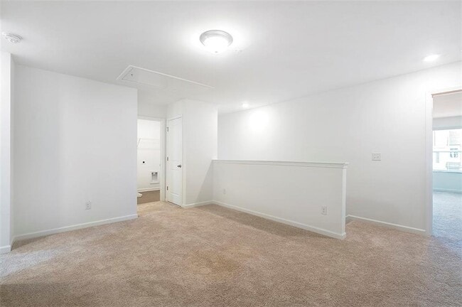Building Photo - 5740 Thornton Dr