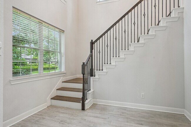 Building Photo - 90 Panterra Way