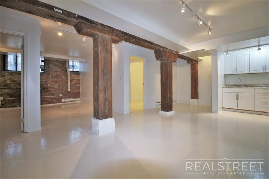Primary Photo - Affordable 2 BR in Williamsburg!