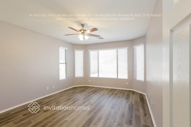 Building Photo - 7120 S 24th Ln