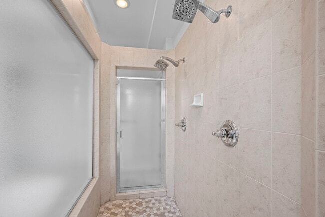 Building Photo - 1813 Admiral Ct