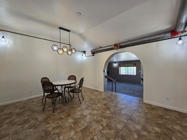 Building Photo - 346 Kayenta Dr