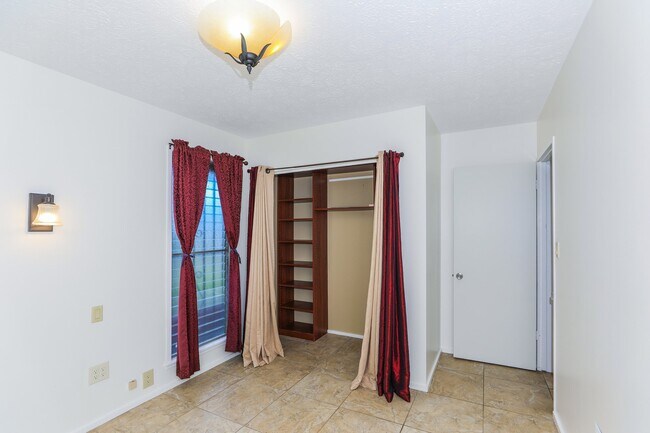 Building Photo - 99-1362-1362 Hele Mauna Pl
