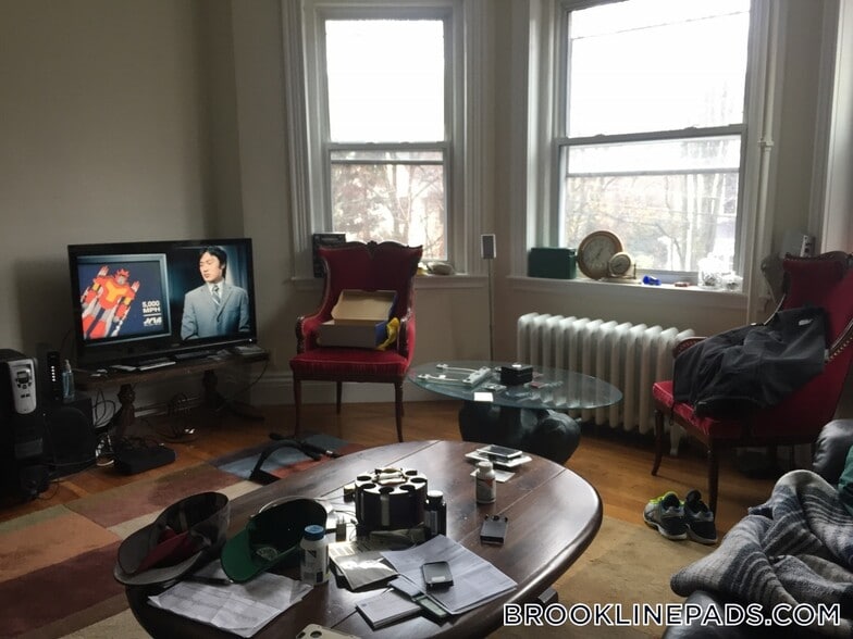 Building Photo - 18 Euston St