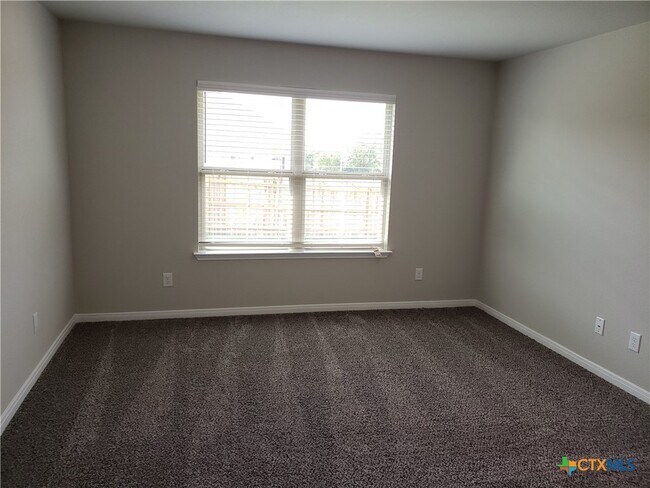 Building Photo - 1909 Euclid Dr